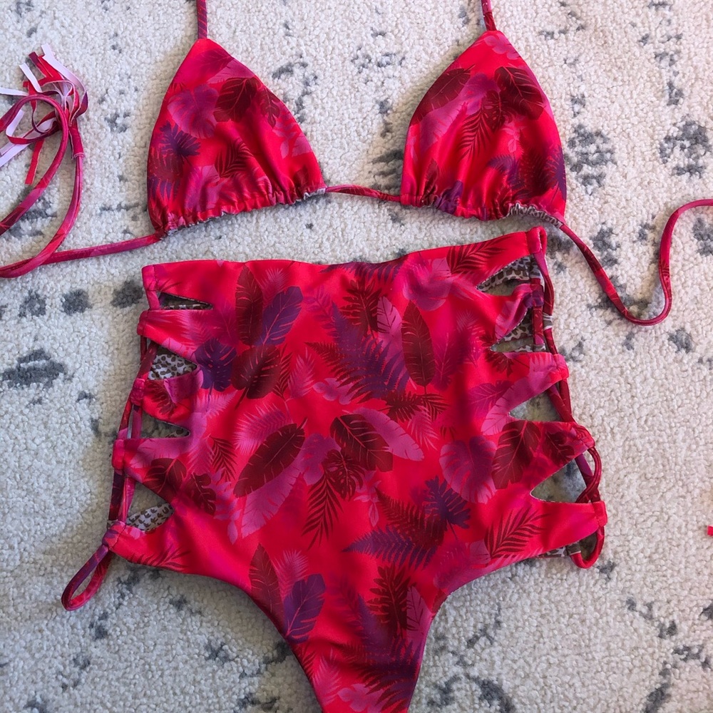 Acacia psychedelic leaf set